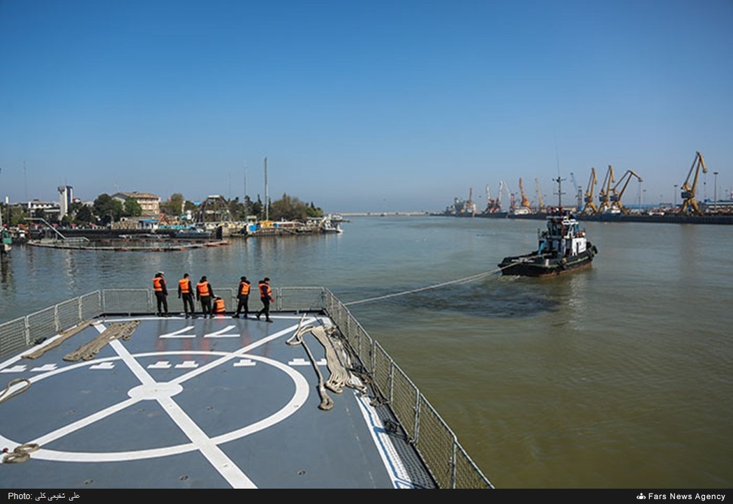 April 2017 naval parade in Bandar Anzali (05).jpg